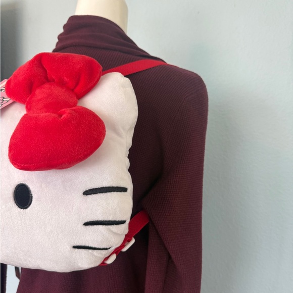 SANRIO HELLO KITTY PLUSH BACKPACK. NWT - Picture 4 of 7